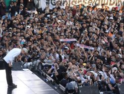 Ganjar Diserbu Lautan Manusia Saat Perpisahan