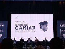 Lima Tokoh Nasional Kuliti Hitam-Putih Ganjar