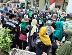 Kenang Pendiri HMI, KAHMI Foundation Lakukan Ziarah dan Tabur Bunga di Makam Lafran Pane.