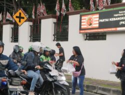 Menjaga Keharmonisan Dengan Masyarakat,Partai Kebangkitan Nusantara Berbagi Takjil