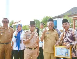 Wakil Bupati H Suprayitno Serahkan Bingkisan Bagi PNS Memasuki Purna Tugas