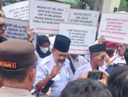 Pedagang Geruduk DPRD DKI! Raperda Kawasan Tanpa Rokok Dinilai Bunuh Ekonomi Rakyat Kecil