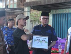 Bupati H. Joncik Muhammad Salurkan Bantuan Korban Kebakaran di Desa Lingge