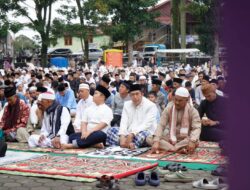 Wali Kota Ludi Oliansyah Salat Idul Fitri 1 Syawal Bersama Warga di Lapangan Merdeka