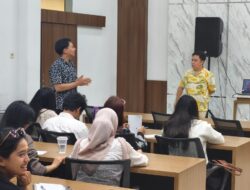 KPU Salatiga Kolaborasi Dengan Volunteer Ungu Mengajar UKSW, Mahasiswa Siap Edukasi Pemilih Pemula Di SMA Se-Salatiga
