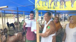 Potret Kepala DKPP Sumenep Bersama Tim Veteriner Dan Paramedik