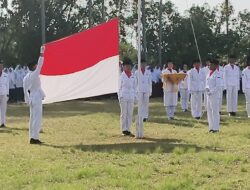 Merah Putih Berkibar Sempurna di Pariangan, Pesan Camat dan Polisi Jadi Sorotan
