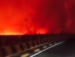 Langit Tumbang Nusa Memerah, Karhutla Kembali Membesar dan Belum Padam