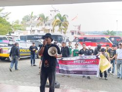 Tuntutan Transparansi IPAL dan Upah Lembur Memuncak, AMPDT Bakar Ban di Hotel Khas Parapat