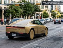 Tesla Mulai Uji Coba Cybercab: Mobil Tanpa Setir dan Spion