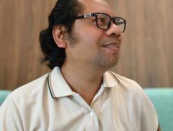 Melawan Arus Massa:Karakter dan Kepemimpinan adalah Obat Penawar Fomo/ Herd Mentality